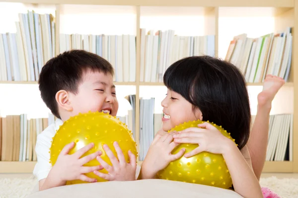 Mooie Aziatische jongen — Stockfoto