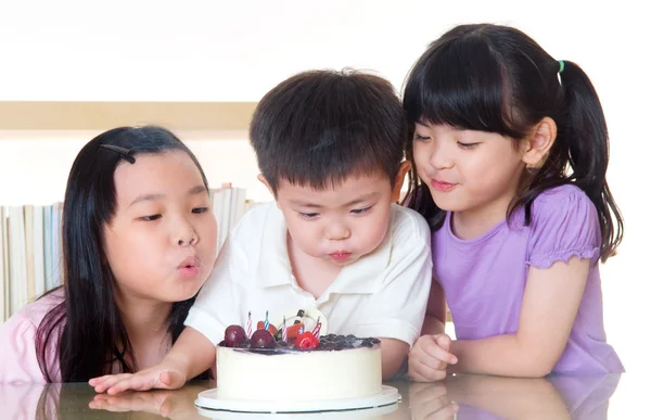 Verjaardagsfeest voor kinderen — Stockfoto