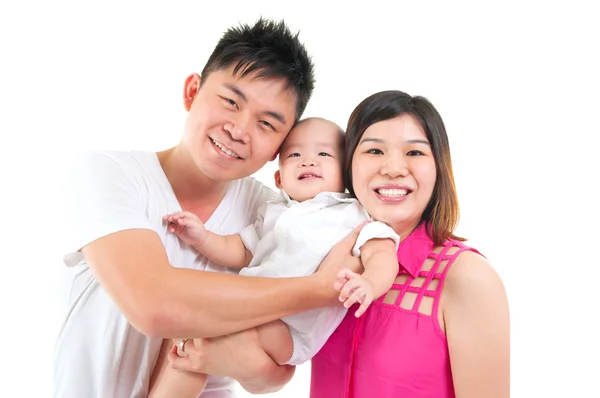 Азиатские родители и ребенок — стоковое фото