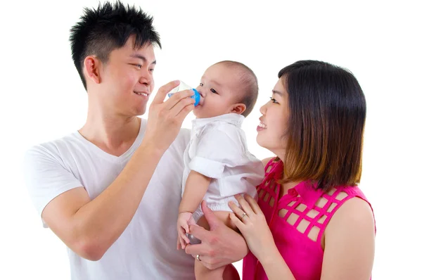 Asijské rodiče a dítě — Stock fotografie