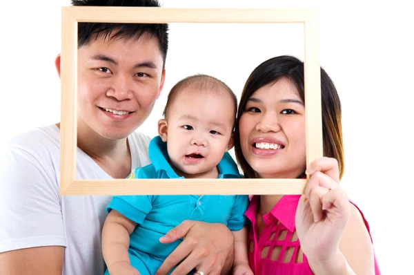 Retrato interior de la familia asiática — Foto de Stock