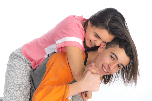 Engraçado casal adolescente, sorrindo recém-acordar e vestido em seu p — Fotografia de Stock