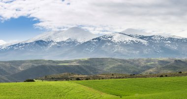 Moncayo en yüksek doğal park arka planda