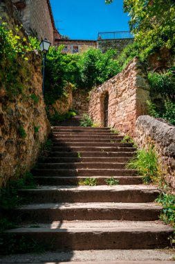 Orbaneja del Castillo sokaklarında