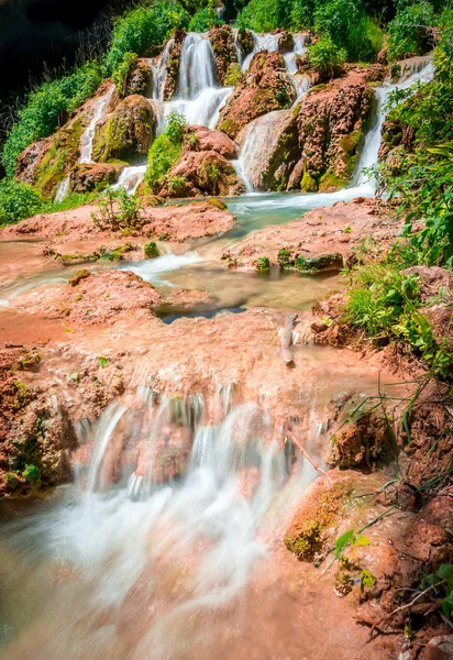 Cascade of Orbaneja del Castillo di musim semi — Stok Foto