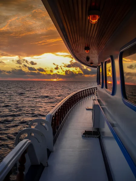 Puesta de sol desde el barco —  Fotos de Stock