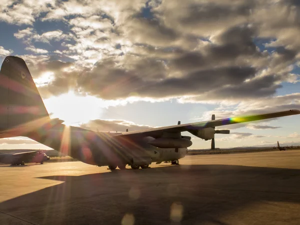 C-130 Hercules vliegtuig — Stockfoto