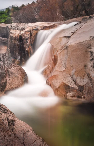 小瀑布在塞拉利昂德瓜达拉马国家公园二 — 图库照片