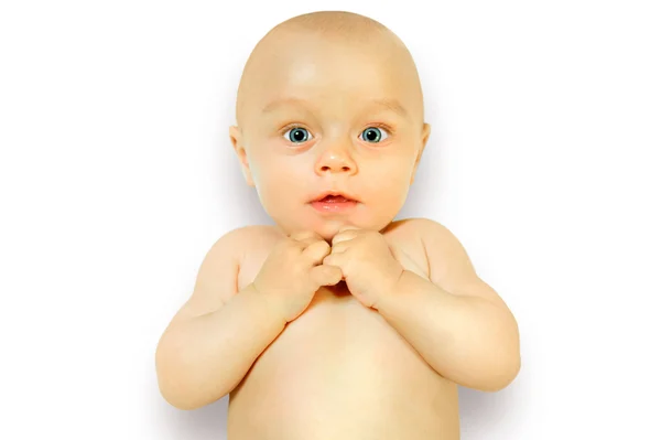 Édes és vicces kis baba, meztelen csecsemő néz ránk. — Stock Fotó