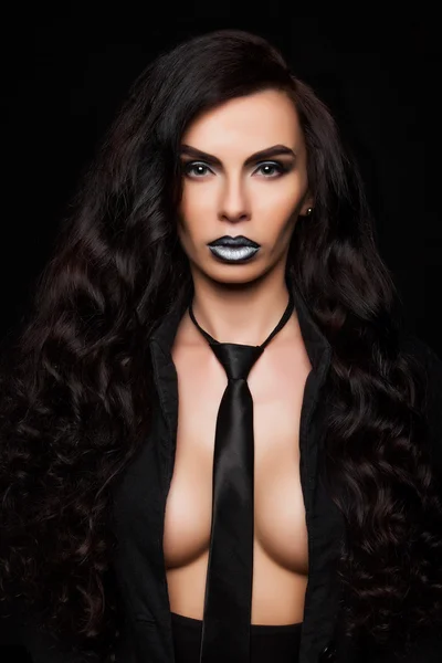 güzel seksi kız siyah iç çamaşırı ve uzun dar portresi