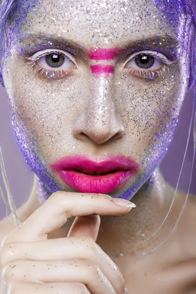 Blízký portrét nádherné dívky s tvůrčí make-up. Beau — Stock fotografie