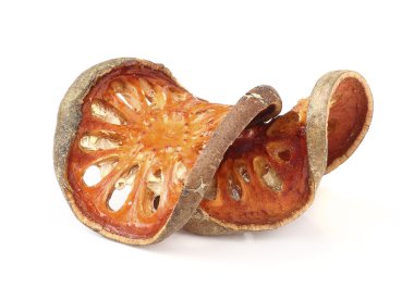 Kuru Bael meyve, beyaz zemin üzerine Aegle marmelos