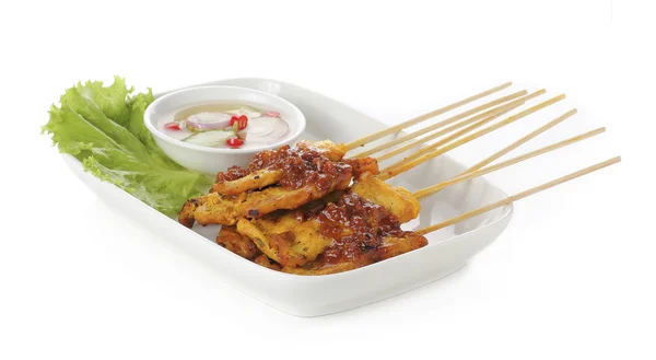 Grilled pork satay with sauce on plate — Stock Photo, Image