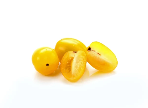 Κίτρινες ντομάτες σε λευκό φόντο — Φωτογραφία Αρχείου