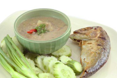 uskumru karides chili sos yapıştırın