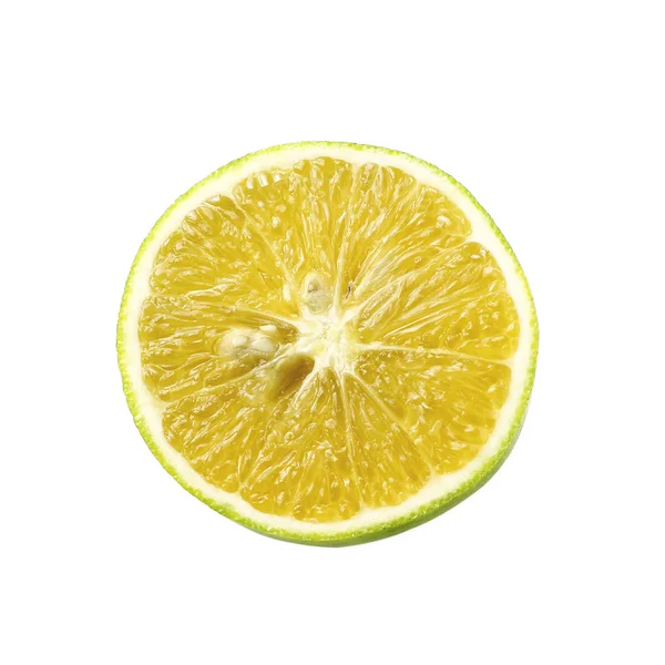 Seção transversal única de limão. Isolado sobre fundo branco — Fotografia de Stock