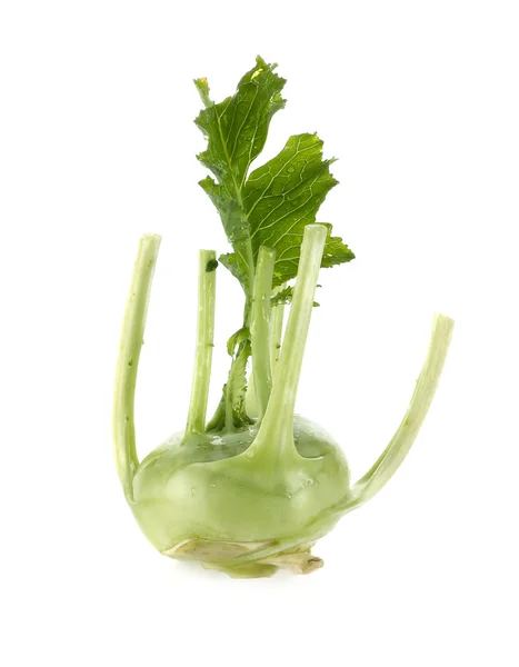 Свіжий зелений овоч кольрабі ізольований на білому — стокове фото
