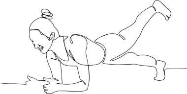 Sağlıklı kadın yoga tahtası yapıyor.