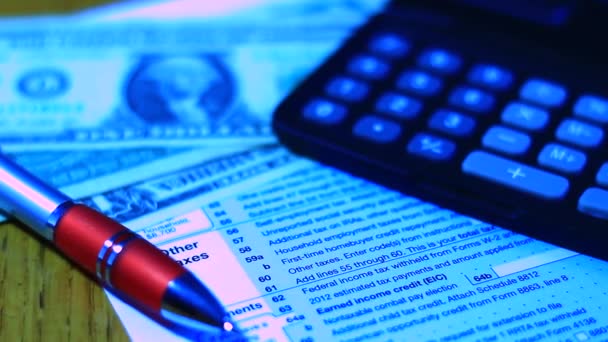 Documentos fiscais, calculadora e dinheiro — Vídeo de Stock