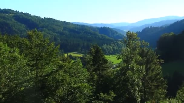 Himmel und Hügel Wiese — Stockvideo