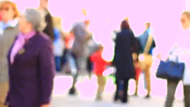 Gente caminando por la calle — Vídeos de Stock