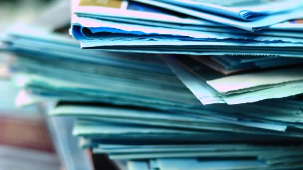 Pile de documents et de papiers de bureau — Video