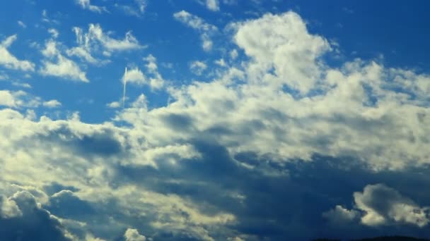 Nuvole sul cielo blu — Video Stock