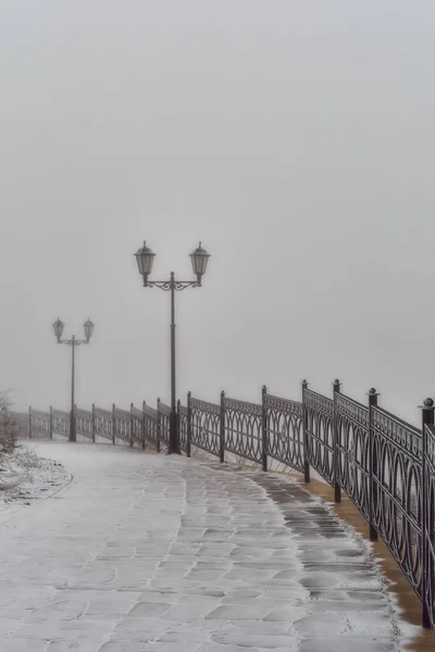 Path Lanterns Fence Going Fog — Stock Photo, Image