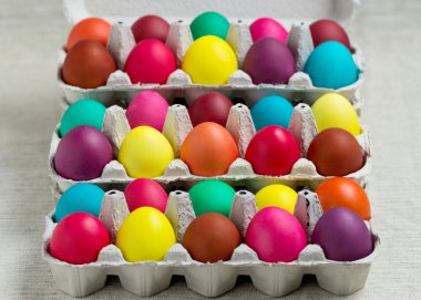 çok renkli Paskalya yumurtaları.