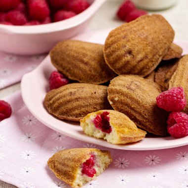 Ahududu ile Fransız Madeleine.