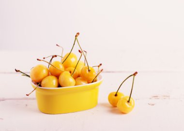 Sarı kiraz.
