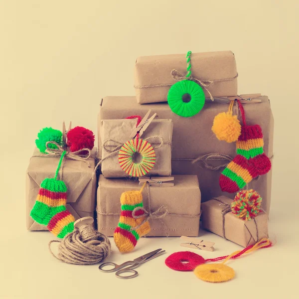 Küçük örme Noel decora kutularıyla Vintage el yapımı hediyeler