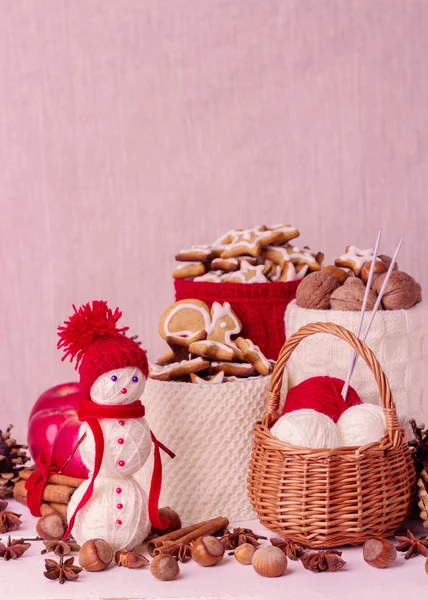 Noel kompozisyon el yapımı kardan adam ile coo örme kavanozları