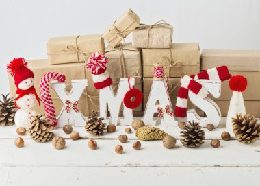 Vintage stile. Noel kartı. Noel süsleri - harf X