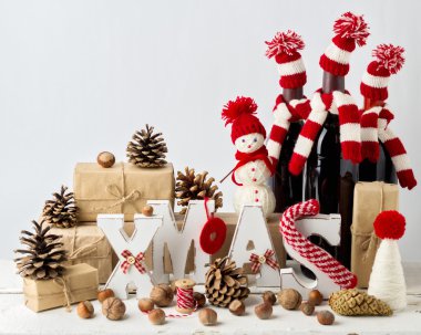 Vintage stile. Noel kartı. Noel süsleri - harf X