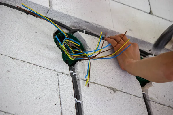 Elektriska Ledningar Huset Kabel Väggen Porten Selektiv Inriktning — Stockfoto