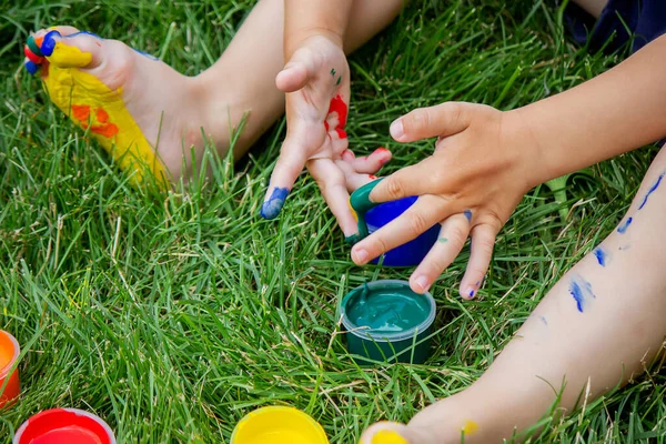 Niño Dibuja Patrón Pierna Dibujo Divertido Con Colores Brillantes Cuerpo — Foto de Stock