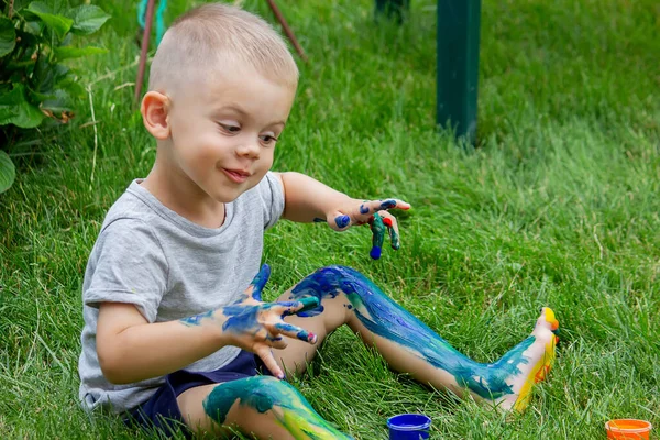 Niño Dibuja Patrón Pierna Dibujo Divertido Con Colores Brillantes Cuerpo —  Fotos de Stock