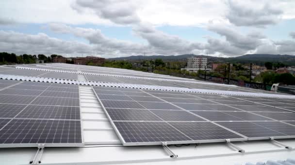 Panneaux Solaires Sur Toit Entrepôt Industriel Efficacité Énergétique Pour Monde — Video