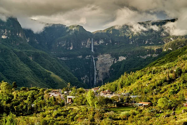 Gocta Cataracts Catarata Del Gocta Sind Mehrjährige Wasserfälle Mit Zwei — Stockfoto