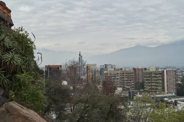 Vista Sobre Paisagem Suburbana Cidade Santiago Chile Com Arranha Céus — Fotografia de Stock