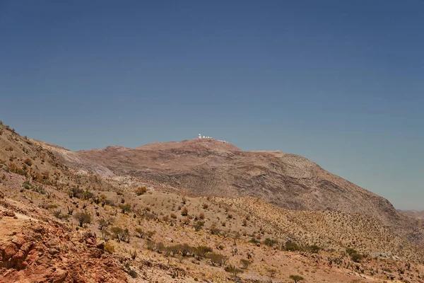 Observatory Located High Mountain Dry Arid Landscape Atacama Desert Chile — Stock Photo, Image