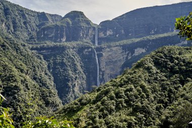 Gocta Kataraktı (Catarata del Gocta), Amazon 'un Bongara eyaletinde yer alan ve dünyanın en yüksek üçüncü su akıntısı olan Perus Şelalesi.
