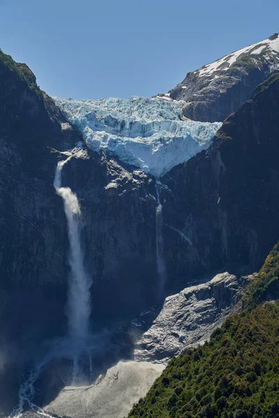 Sunset Ventisquero Colgante Hängande Glaciär Med Vattenfall Och Sjö Queulat — Stockfoto