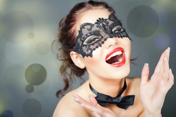 Sexig kvinna med carnival mask — Stockfoto