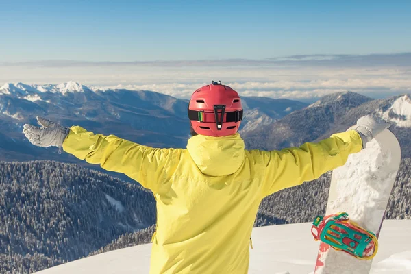 Avventura agli sport invernali. Snowboarder ragazza — Foto Stock