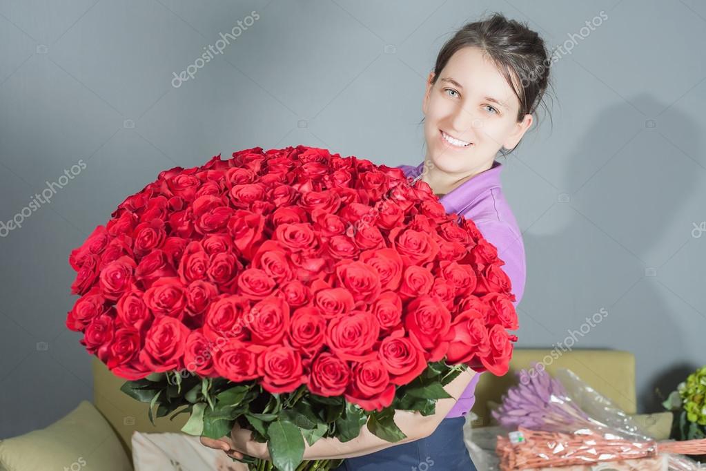 Big Bouquet of Red Roses