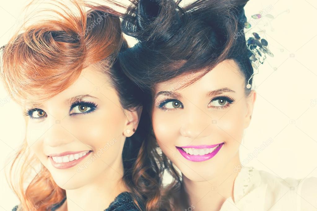 Absolutnie Wspaniałe Bliźniaki Dziewczyny Moda Makijaż I Fryzurę