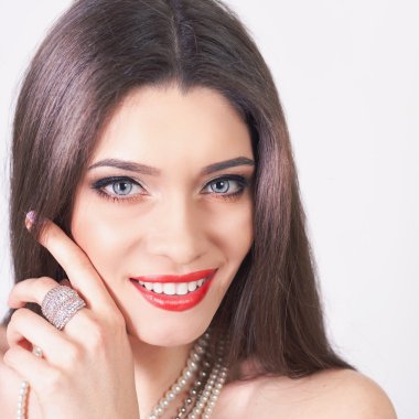Güzel makyaj ve saç modeli ile seksi kadın