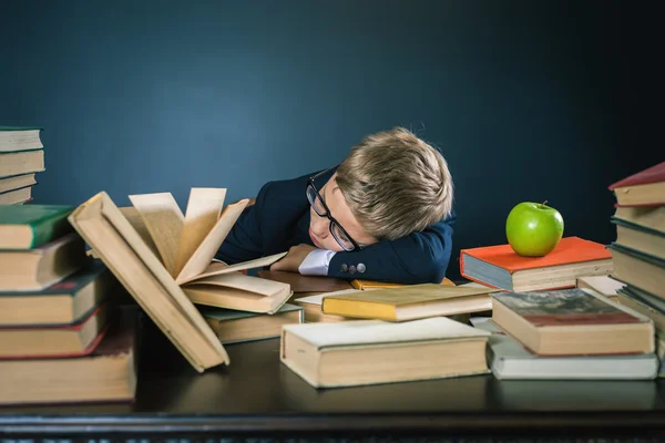 Motivate your child to study a boring subject — Stock Photo, Image